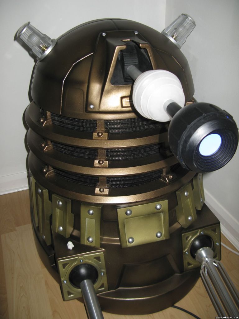 Only half a Dalek but thanks to This Planet Earth and Toby, they are helping create a two piece bottom section. Notice the fine detail on the build, superb